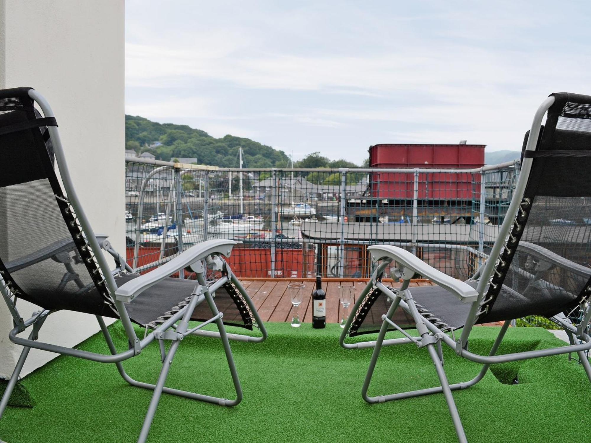ポルスマドグ Harbour Viewヴィラ エクステリア 写真